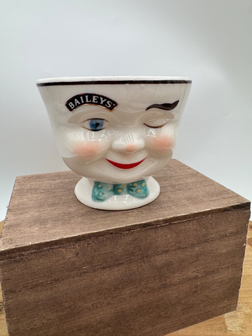 Anthropomorphic Bailey's Irish mug/cup ceramic Limited Edition 1996 Winking man
